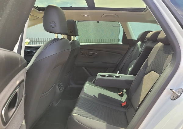 Seat Leon cena 70800 przebieg: 163198, rok produkcji 2019 z Iława małe 781